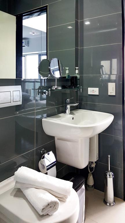 Modern Luxury Lower Penthouse Unit マニラ市 エクステリア 写真