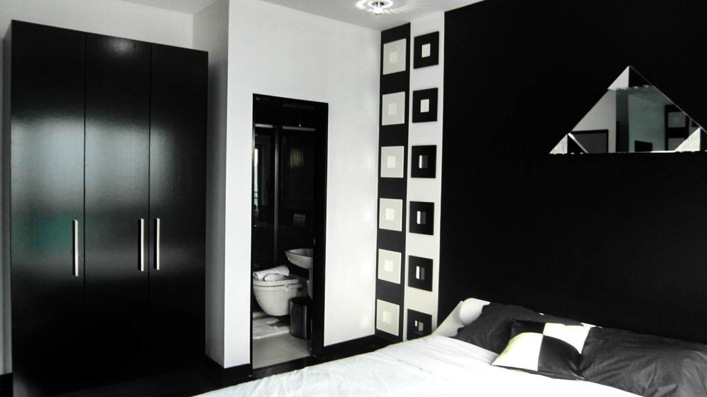 Modern Luxury Lower Penthouse Unit マニラ市 エクステリア 写真