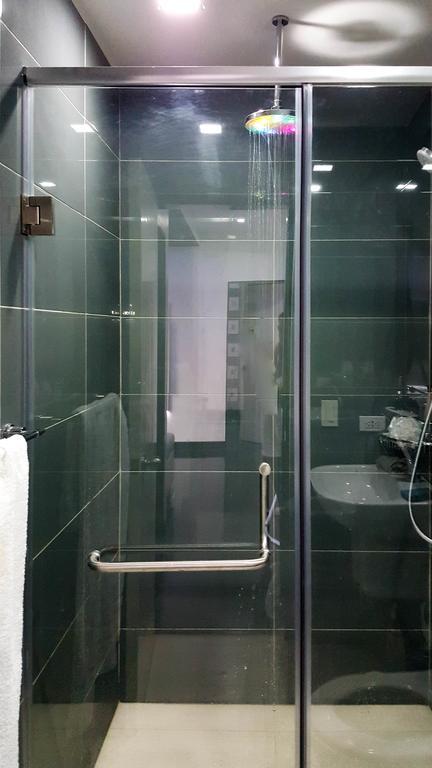 Modern Luxury Lower Penthouse Unit マニラ市 エクステリア 写真